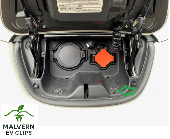 8mm Undertray Rivet Clips – Fits Nissan Leaf 2010–2017 (Splash Guards & Liners)